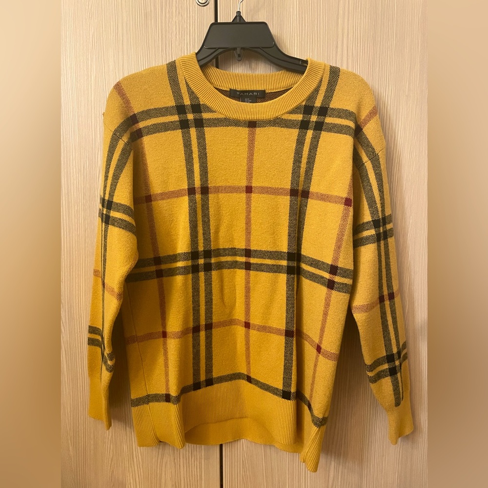Tahari sweater, never worn. Perfect work sweater!